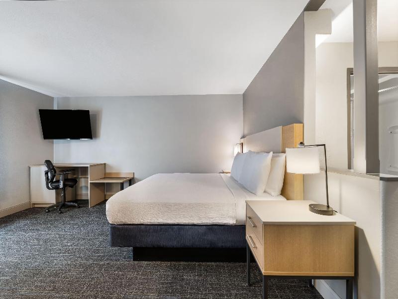 Days Inn by Wyndham Thunder Bay North image