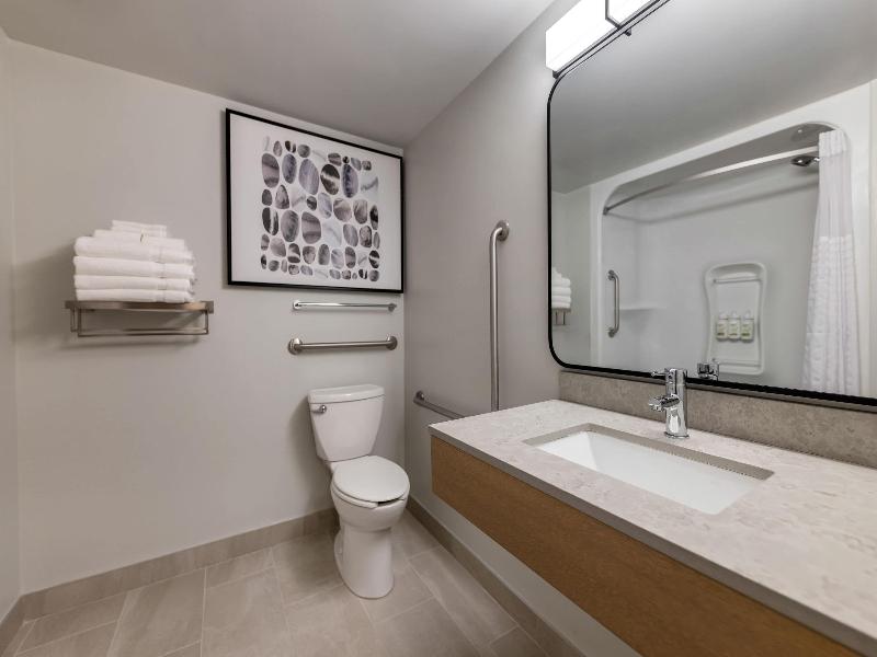Days Inn by Wyndham Thunder Bay North image