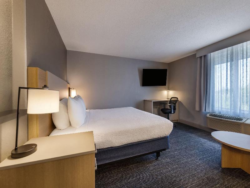 Days Inn by Wyndham Thunder Bay North image