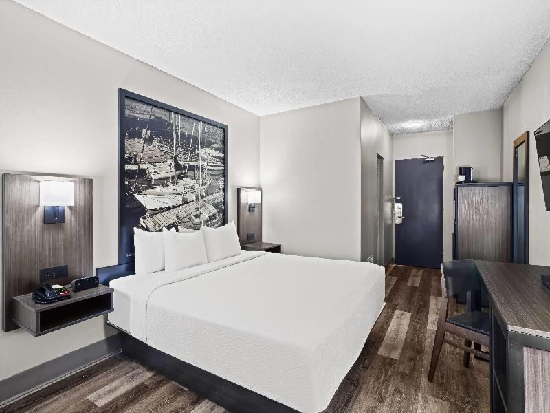 Super 8 By Wyndham Thunder Bay image