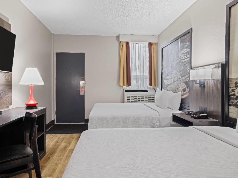 Super 8 By Wyndham Thunder Bay image
