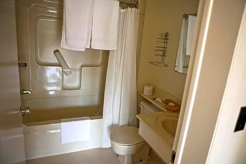 The Clansman Motel image
