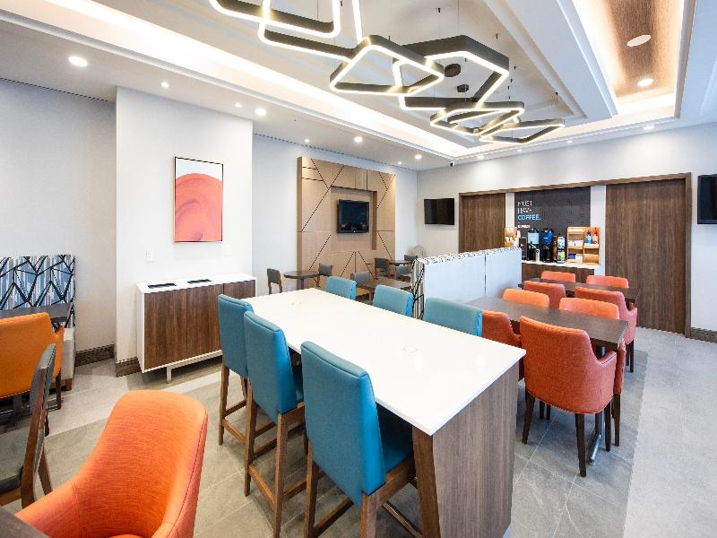 Holiday Inn Express Waterloo - St. Jacobs Area image