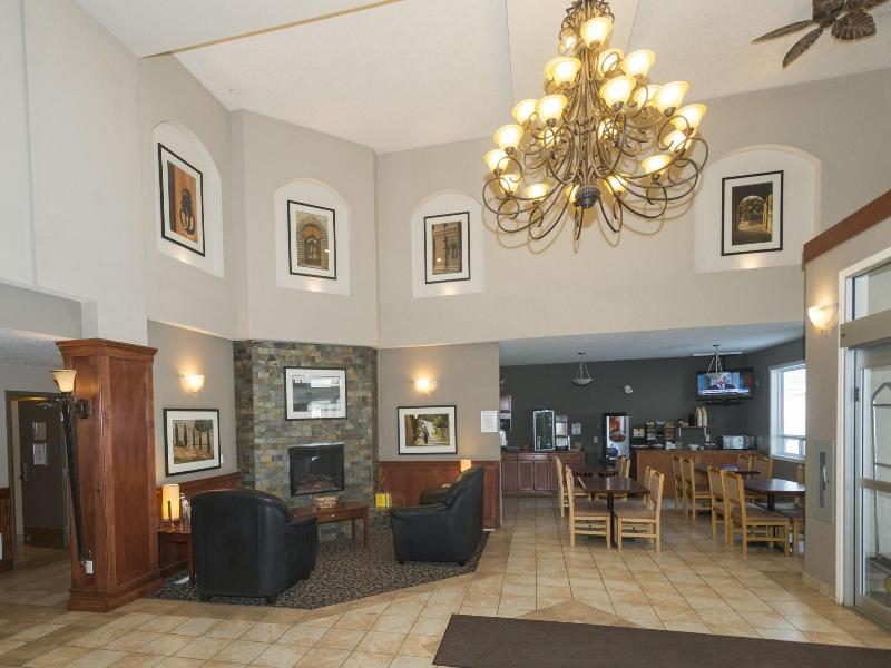 Lakeview Inn & Suites Fort Nelson