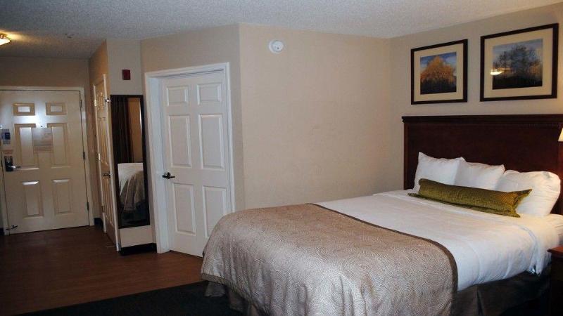 Candlewood Suites Colonial Heights-Fort Lee