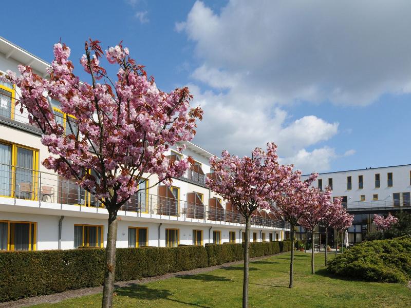 Vier Jahreszeiten Zingst image