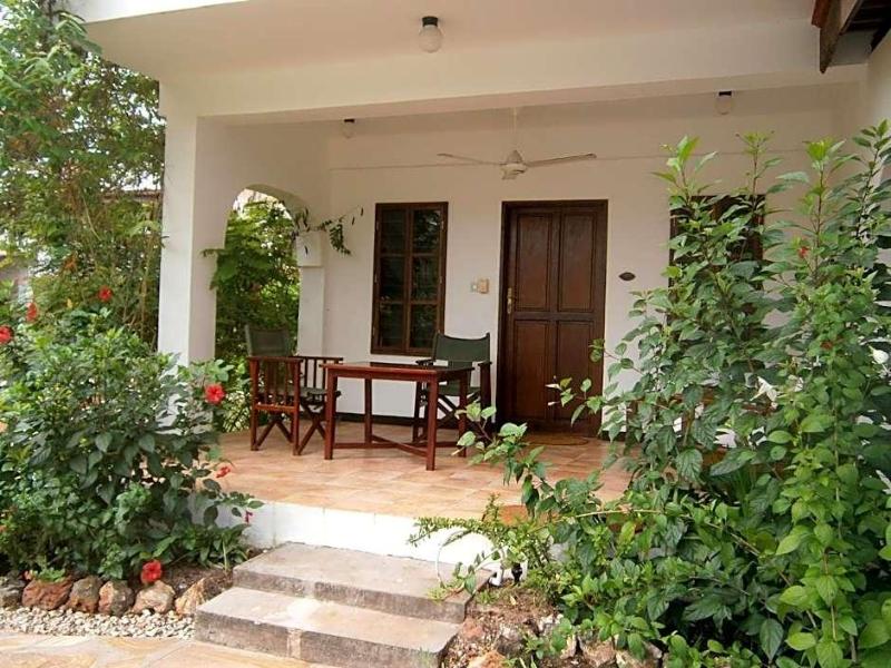 Flame Tree Cottages image
