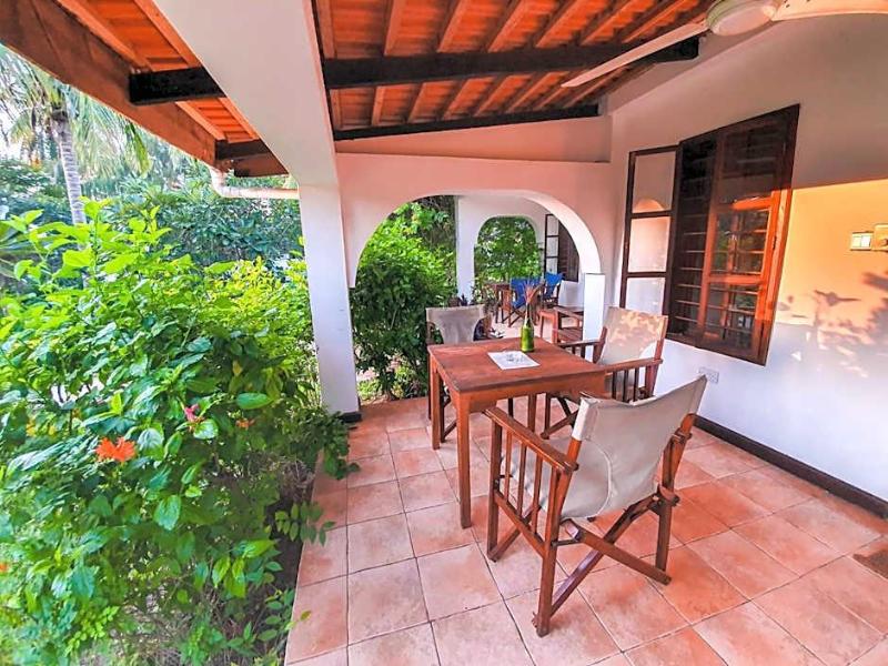 Flame Tree Cottages image