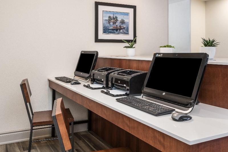 Holiday Inn Express Hotel & Suites Gananoque