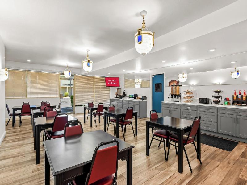 HomeTowne Stu by Red Roof Yuba C Bonanza–Marysvill image