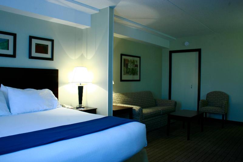 Comfort Inn & Suites image