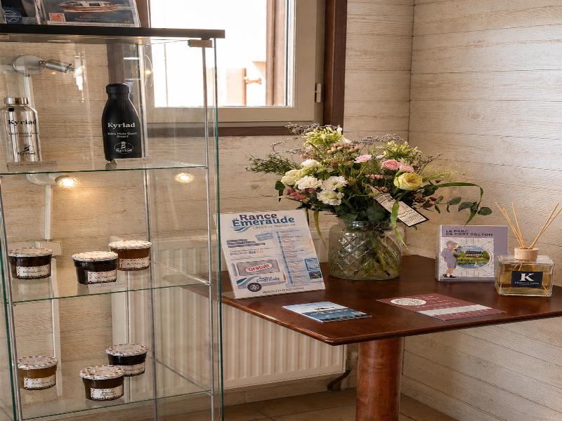 Kyriad Saint -Malo Ouest - Dinard image