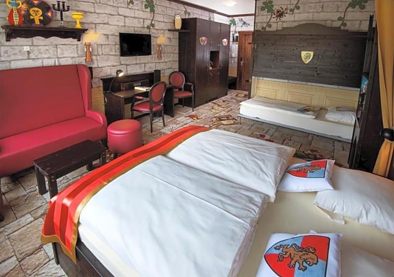 Lakeview Inn & Suites Hinton image