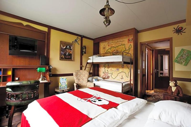 Lakeview Inn & Suites Hinton image