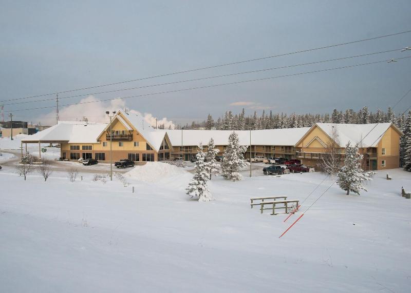 Lakeview Inn & Suites Hinton image