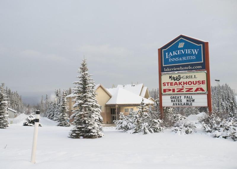 Lakeview Inn & Suites Hinton image