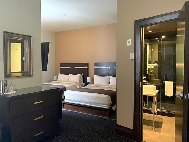 Lakeview Inn & Suites Hinton image
