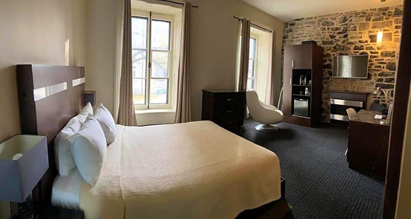 Lakeview Inn & Suites Hinton image