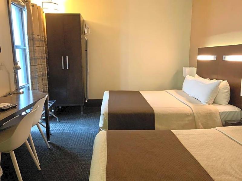 Lakeview Inn & Suites Hinton image