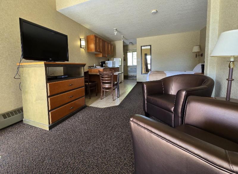 Lakeview Inn & Suites Hinton image
