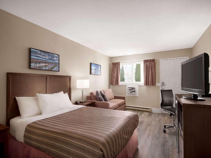 Travelodge by Wyndham Salmon Arm image