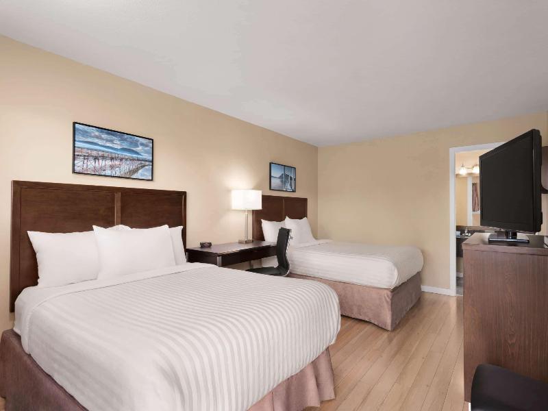 Travelodge by Wyndham Salmon Arm image