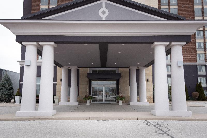 Holiday Inn Express & Suites Chatham South