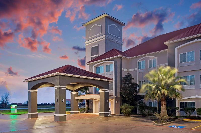 La Quinta Inn & Suites Fairfield Tx image