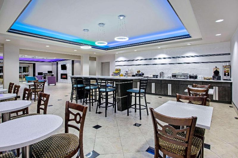 La Quinta Inn & Suites Fairfield Tx image