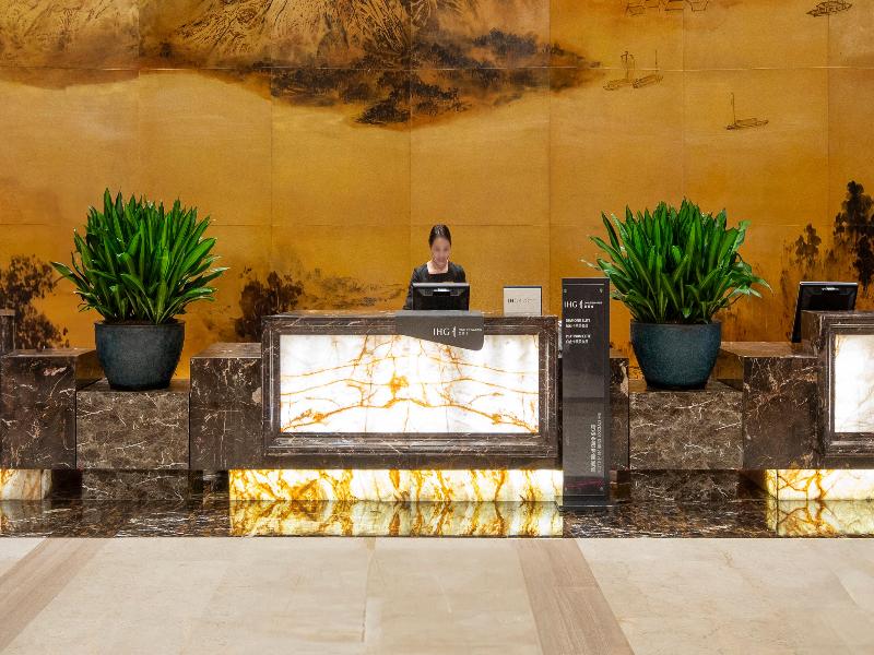Crowne Plaza Yichang — exterior view