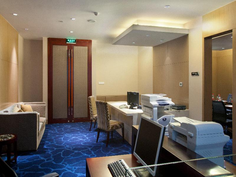 Crowne Plaza Yichang image
