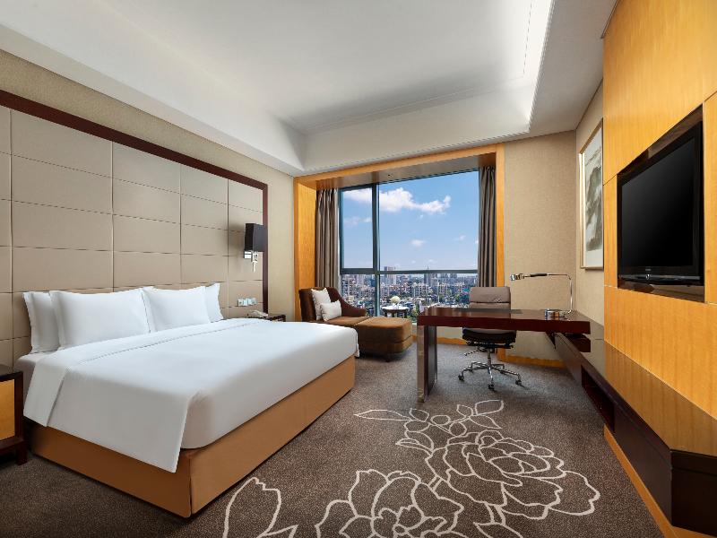 Crowne Plaza Yichang by IHG image