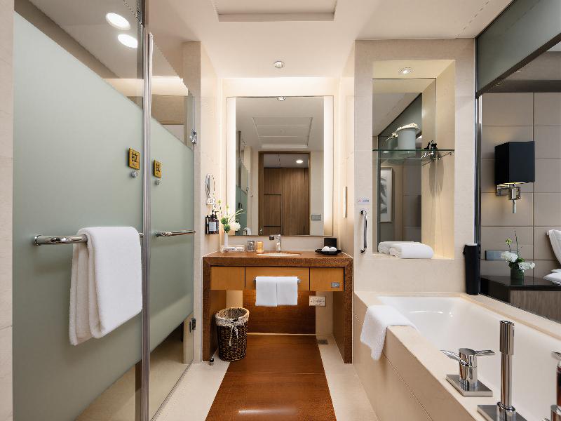 Crowne Plaza Yichang by IHG image