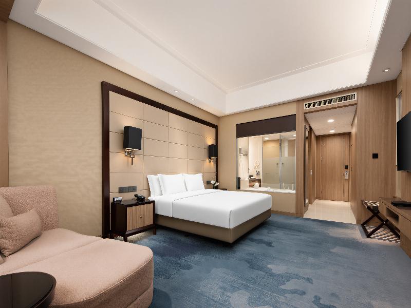 Crowne Plaza Yichang by IHG image