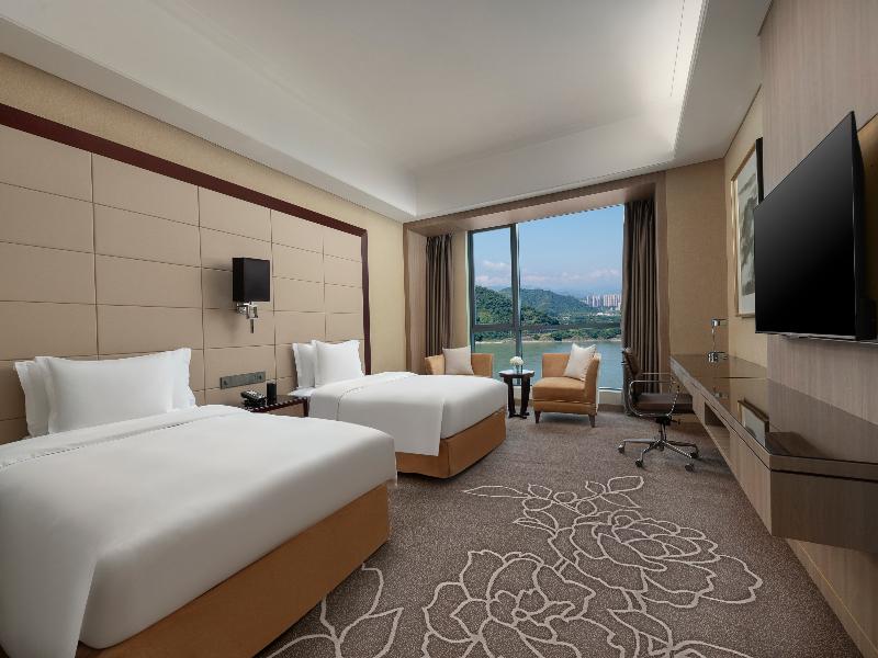 Crowne Plaza Yichang by IHG image