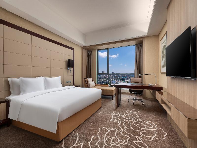 Crowne Plaza Yichang by IHG image