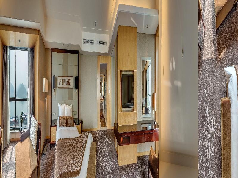 Crowne Plaza Yichang image