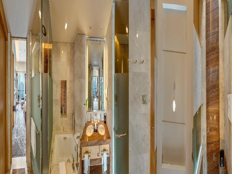 Crowne Plaza Yichang image
