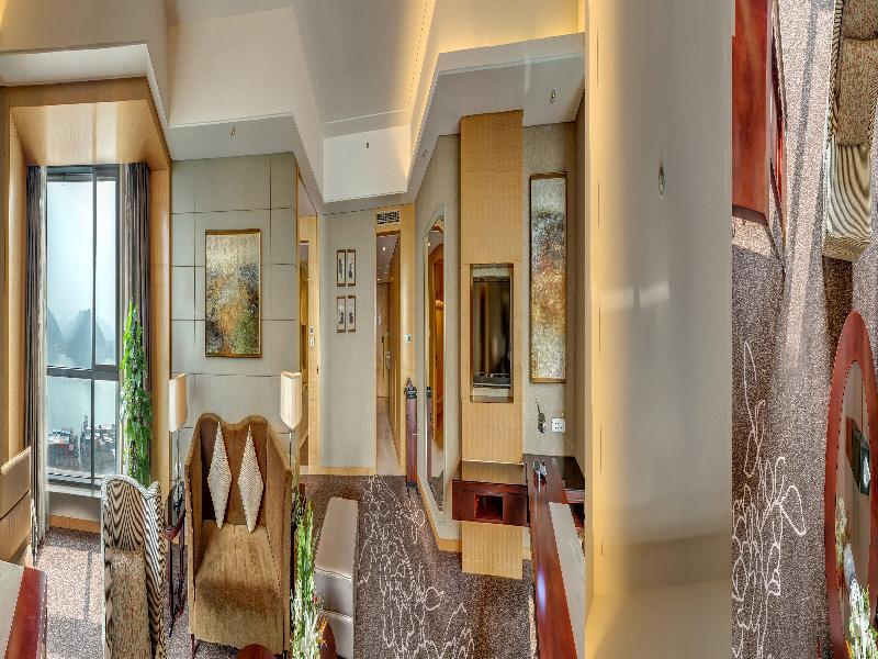 Crowne Plaza Yichang image