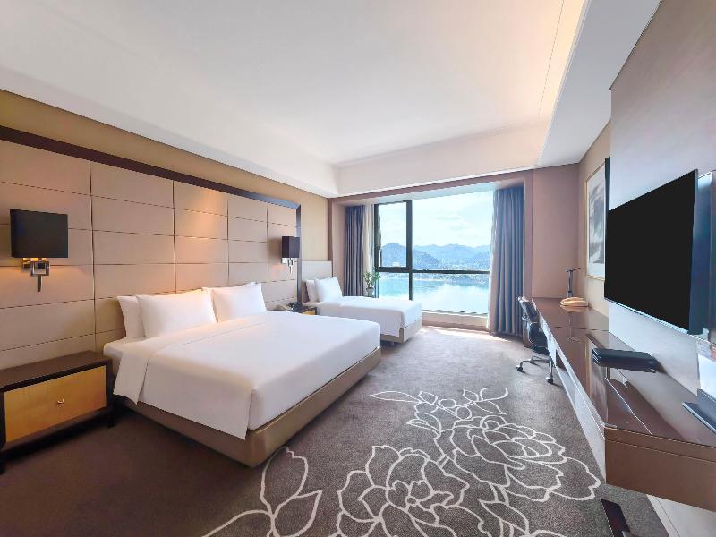Crowne Plaza Yichang image