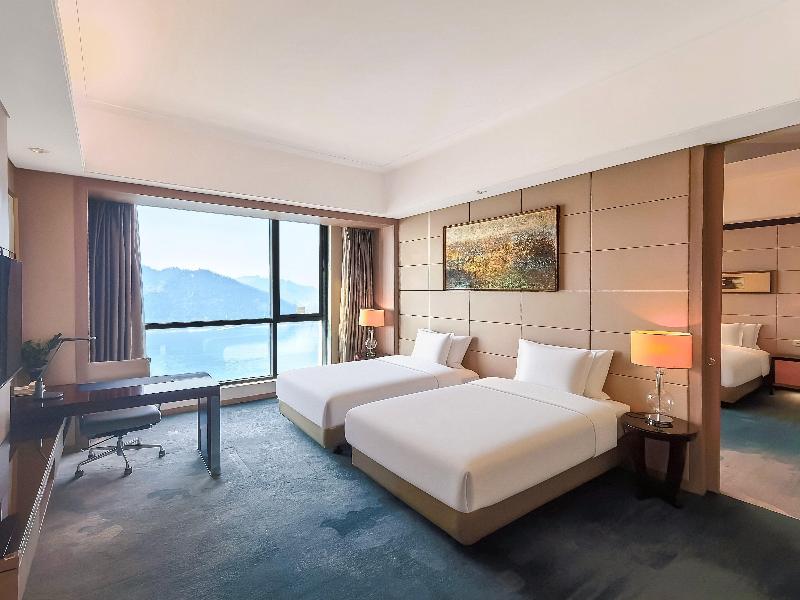Crowne Plaza Yichang image