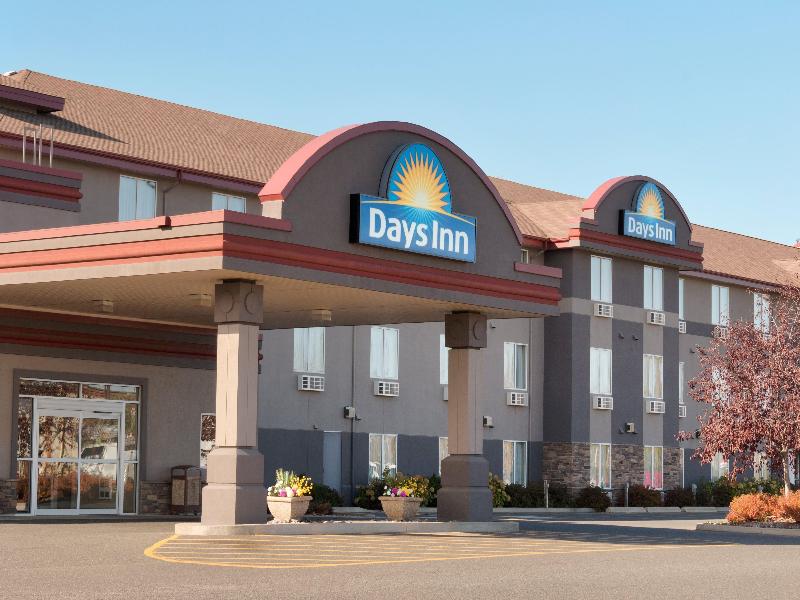 Days Inn & Suites by Wyndham Thunder Bay image