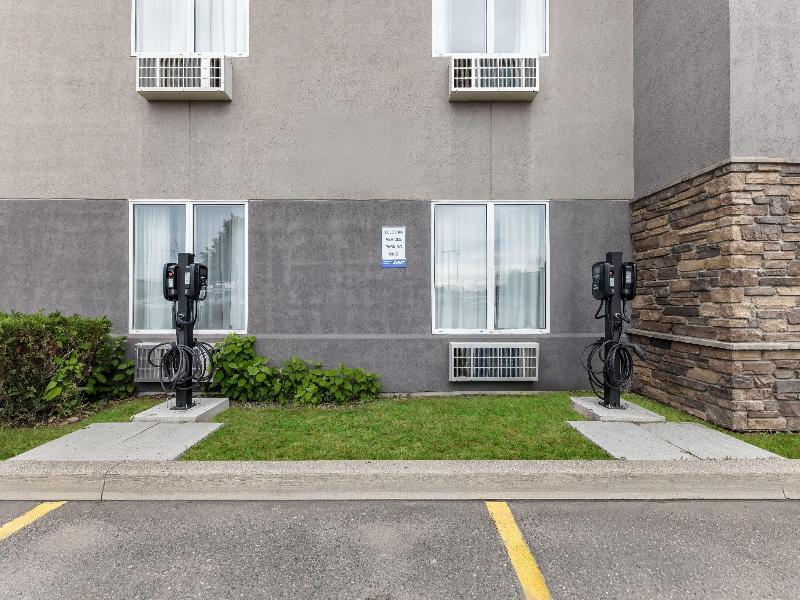 Days Inn & Suites by Wyndham Thunder Bay image