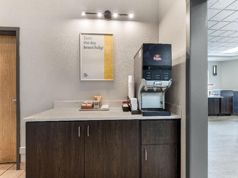 Days Inn & Suites by Wyndham Thunder Bay image