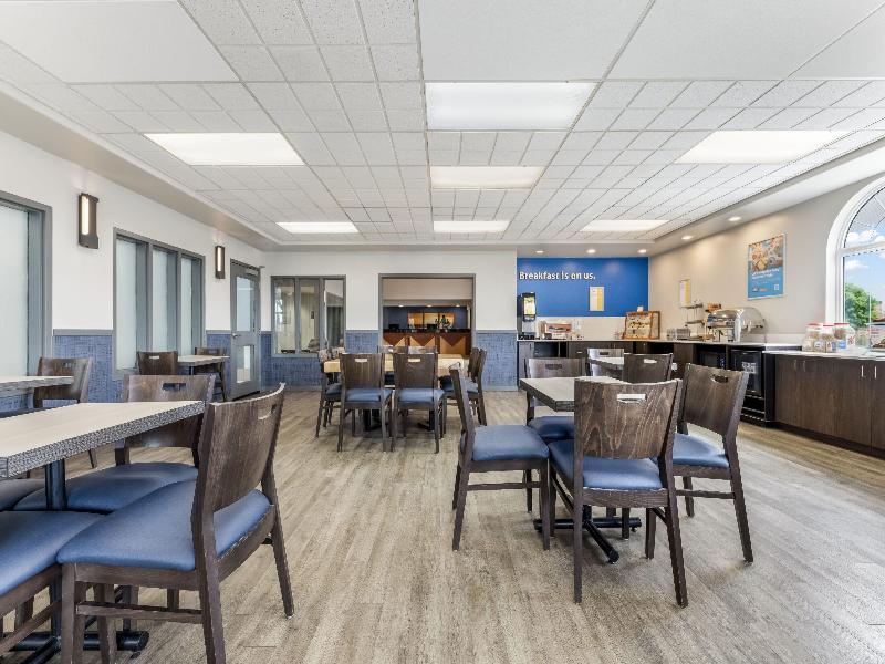 Days Inn & Suites by Wyndham Thunder Bay image