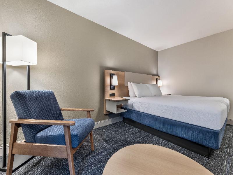 Days Inn & Suites by Wyndham Thunder Bay image