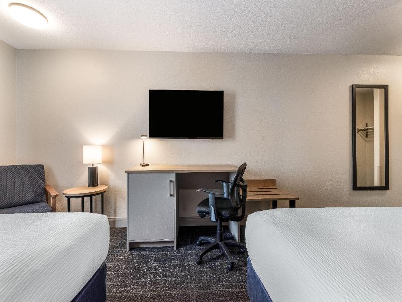 Days Inn & Suites by Wyndham Thunder Bay image