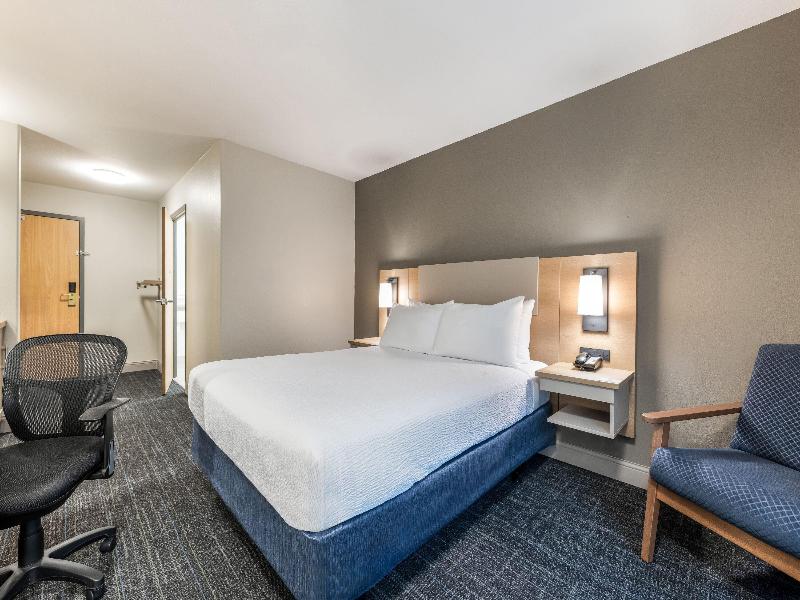 Days Inn & Suites by Wyndham Thunder Bay image