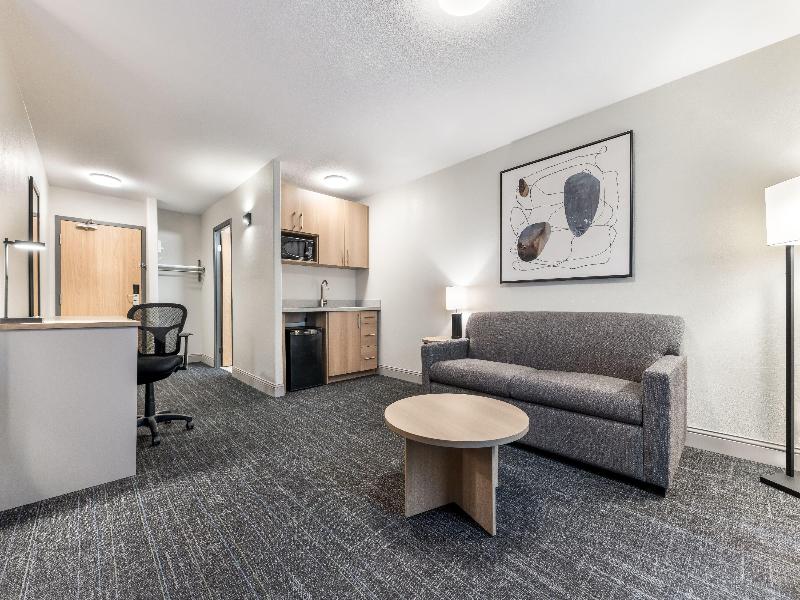 Days Inn & Suites by Wyndham Thunder Bay image