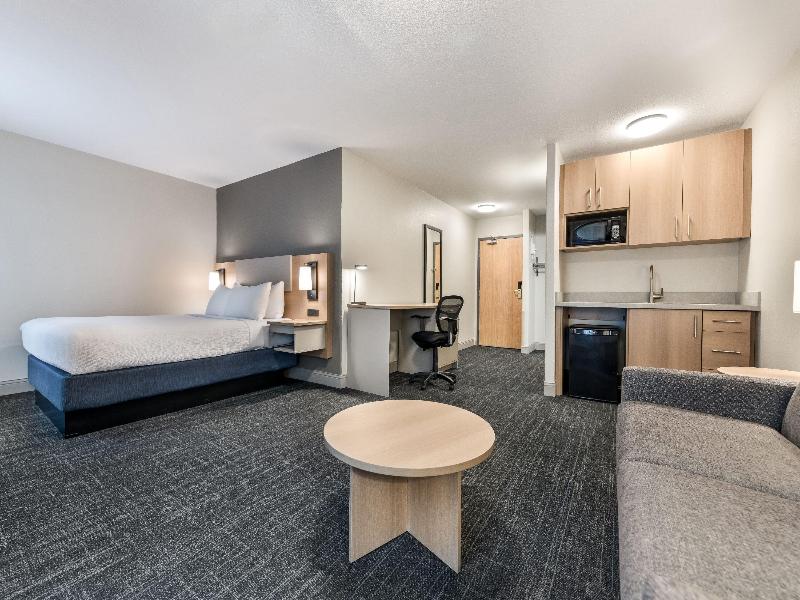 Days Inn & Suites by Wyndham Thunder Bay image